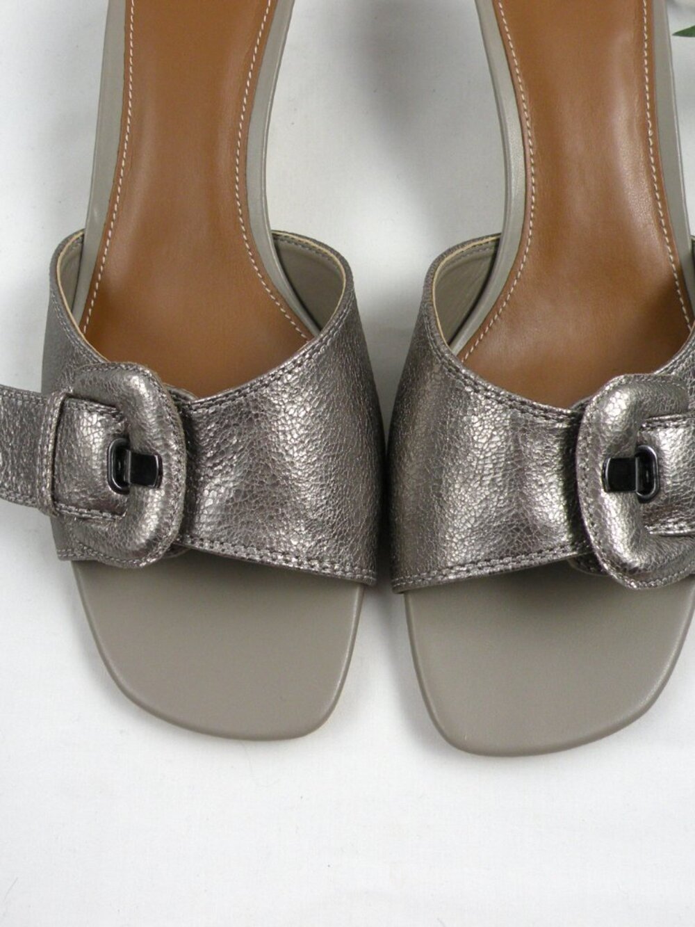 Worn Once Donald Pliner "Cherry" Metallic Buckle Slide Sandals size 11 - Picture 7 of 9